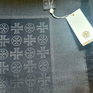 Beautiful new black Tory Burch scarf